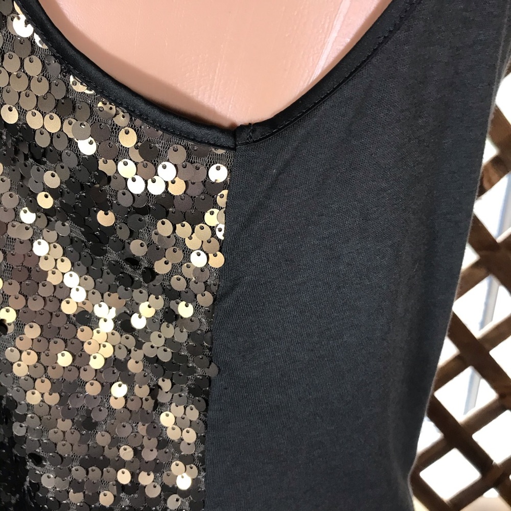 Tank-top with sparkles gift for her
Sleeveless tank New Year’s Eve sparkle tank - Picture 3 of 8